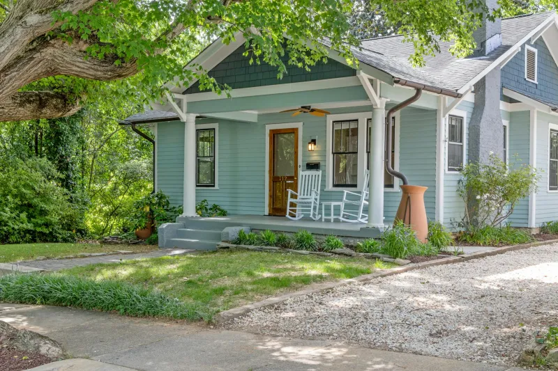America's Lost Evening Ceremony: How Porch Sitting Built Better Neighborhoods