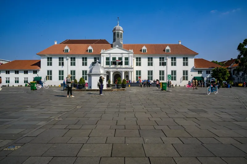 Early American Travelers Shared Beds With Strangers and Paid in Whiskey — and That Was Completely Normal